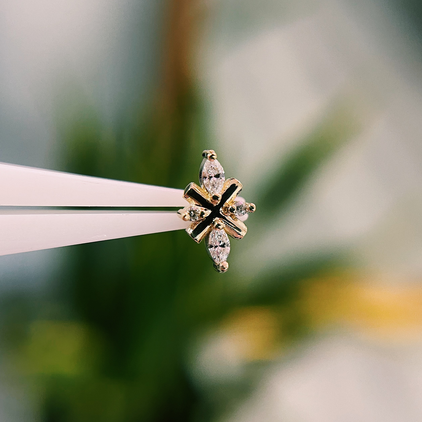 Vera with Diamond Threaded End