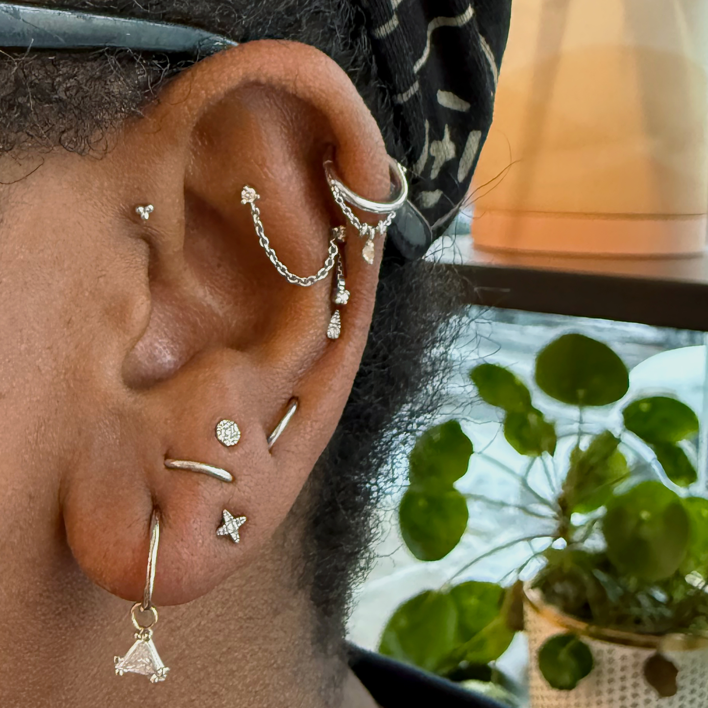 Stoned Easy Hinge Ring