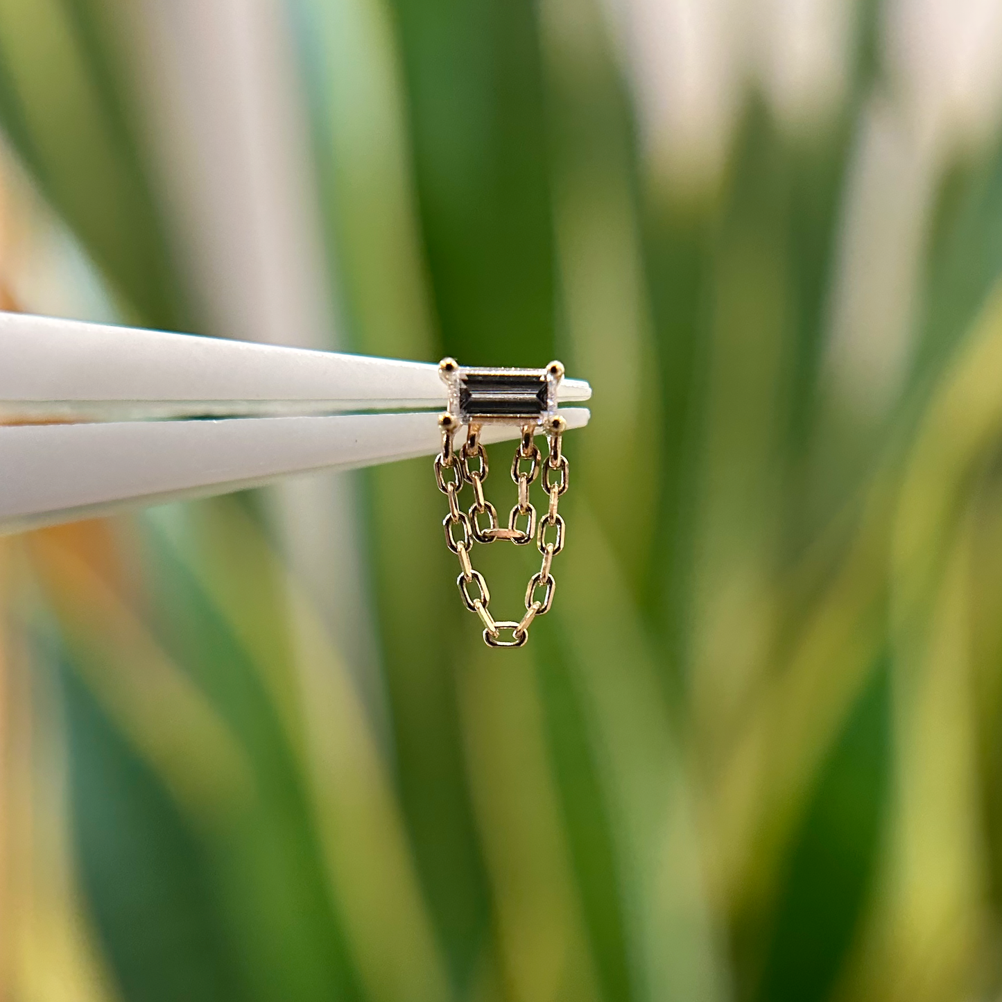 Hazel Threadless End