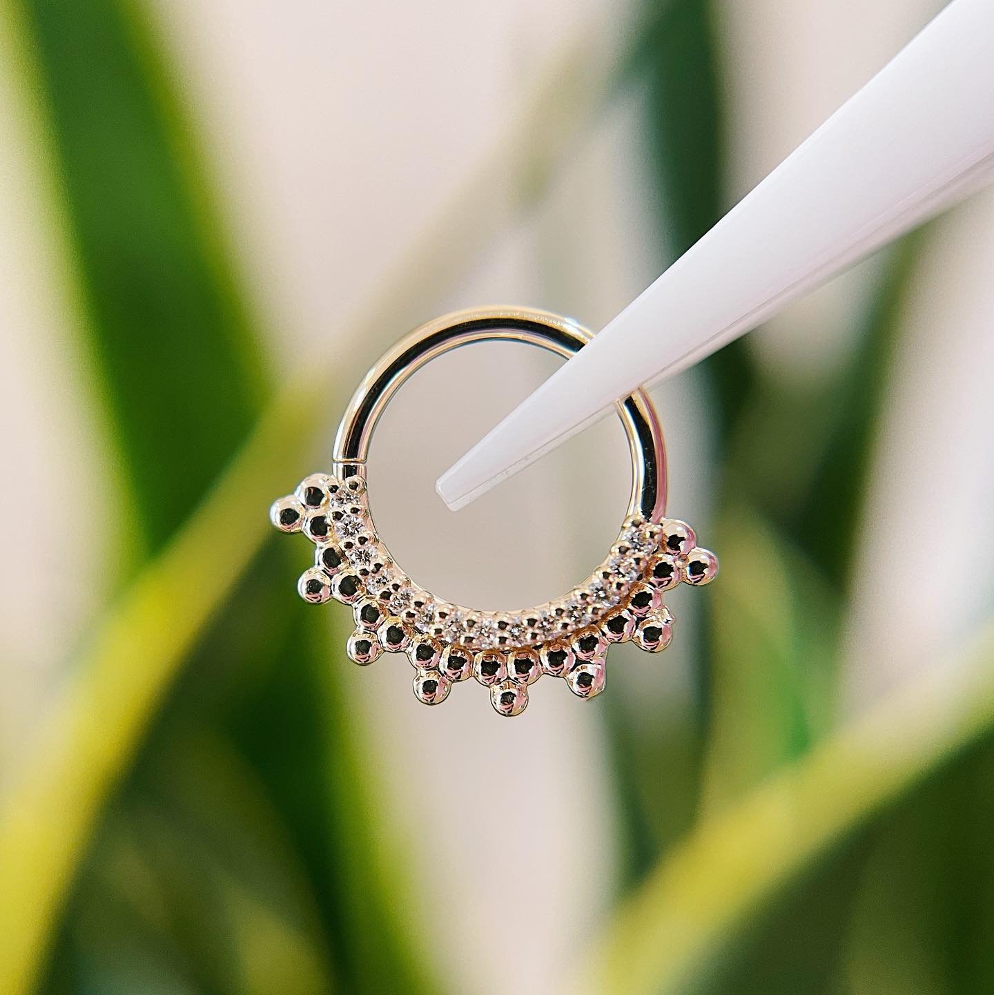 Auron Seam Ring with White Diamond | 16 Gauge 3/8"